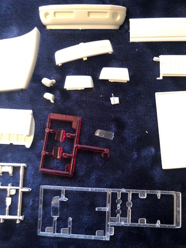 REVELL DODGE RAM VTS PICKUP #85-7617 -1/25 MISCELLANEOUS PARTS ONLY - NEW PARTS!