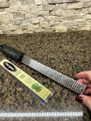 New Black Microplane Premium Classic Series Zester Grater Stainless Steel USA