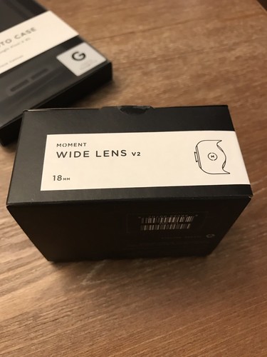 New Moment 18mm Wide Angle Lens V2 with Pixel 2 XL case