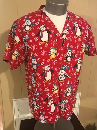 Peppermint Scrub Top EUC Ready To Wear Size Large Penguins With Pockets
