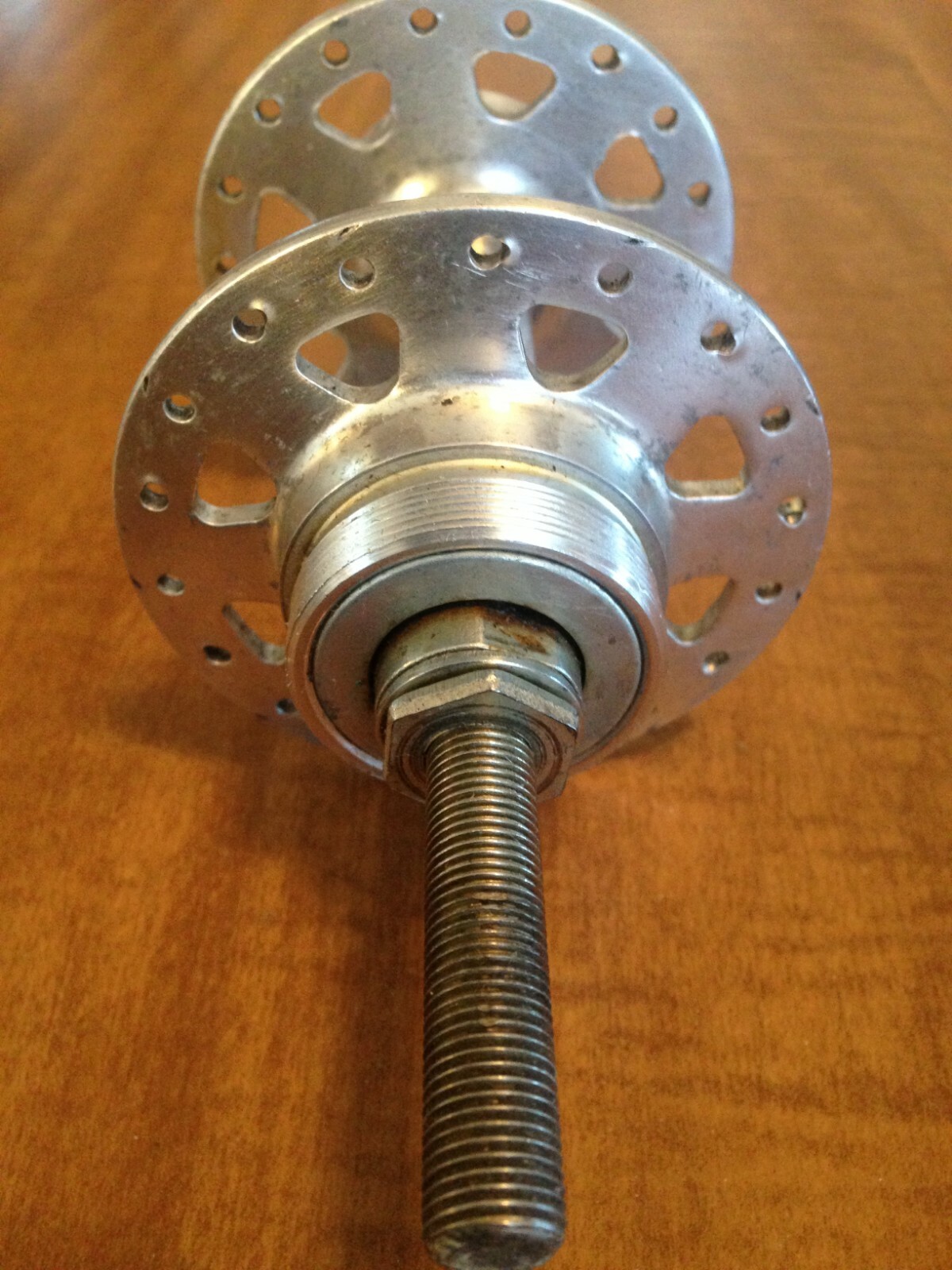 SCHWINN APPROVED 36 HOLE REAR HUB AND AXLE - 1974 - (JAPAN) - LeTOUR - BAG (LT3)