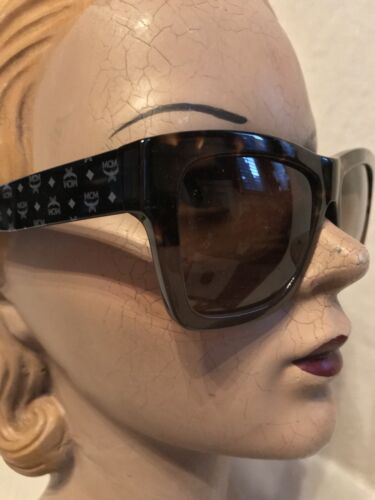 Pre-owned Mcm Tortoise Black Turtle Dove Logo Sunglasses Model Mcm607s 255 56-16 In Brown And Black