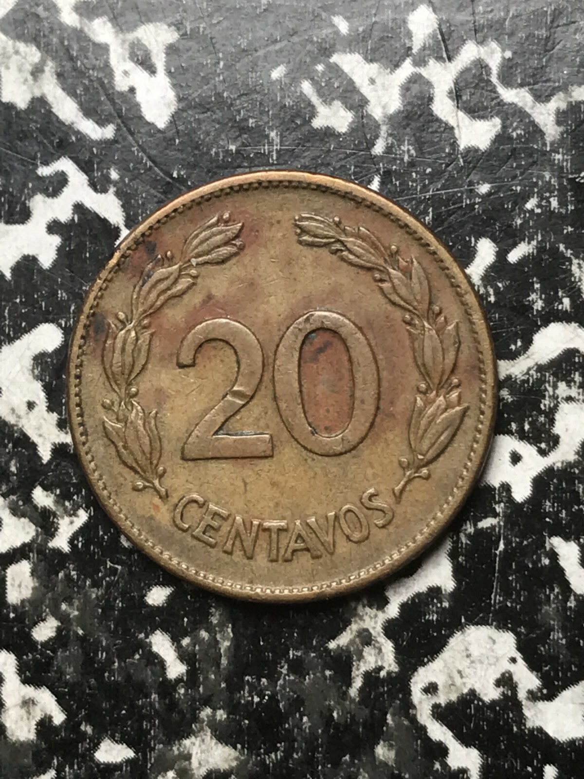 1942 Ecuador 20 Centavos Lot#L2569