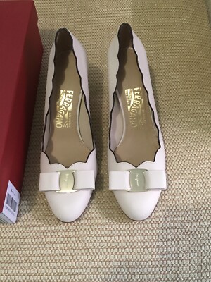 Authentic Salvatore Ferragamo Beige Ivory Scalloped Carla Bow Pumps 6.5 B New
