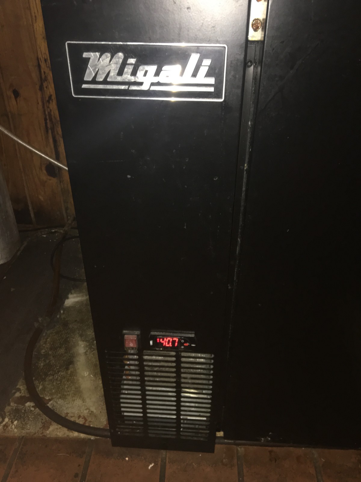 Migali keg cooler 15 cu. ft.,  will hold 2 half kegs and one 1/6th keg, 3 taps,