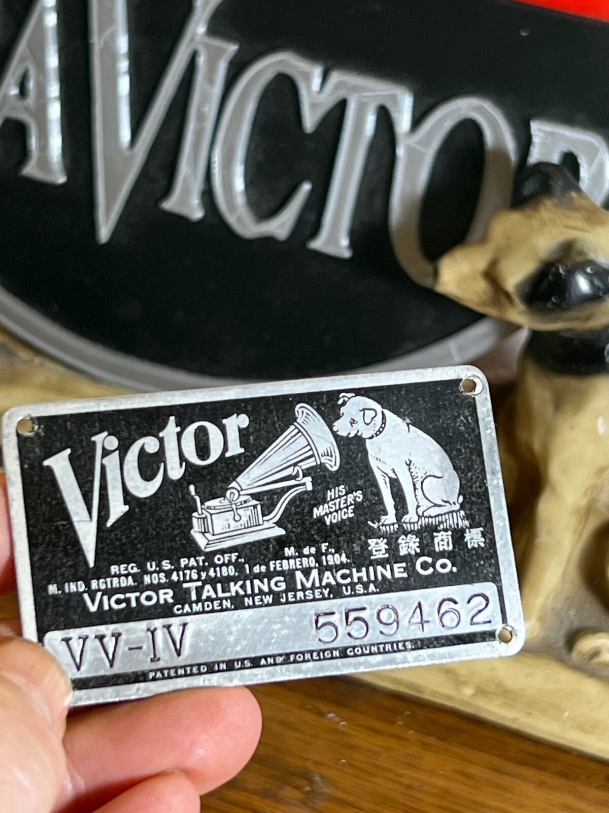 vintage an・an no.3 Vintage early 1900's Victor Talking Machine Co. badge