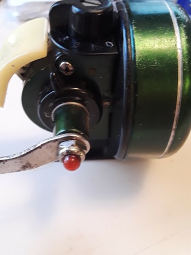 VINTAGE JOHNSON CENTURY MODEL 100B SPIN CAST FISHING REEL USA