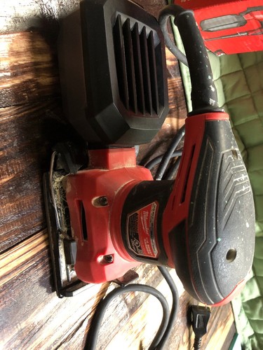 Milwaukee 1/4 Sheet Palm Sander, Model# 6033-21