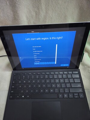 Microsoft Surface Pro 4 (8GB ,Intel I5-6300u , 256GB) 
