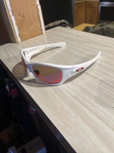 Oakley Pit Bull Polarized Sunglasses OO9161-07 Matte White Oakley Pit Bull Polarized Sunglasses OO9161-07 Matte White