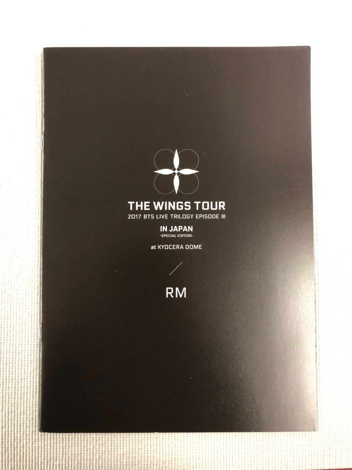 BTS WINGSツアー　フォトブック付きBlu-rayDVD BTS 2017 LIVE TRILOGY EPISODE III THE WINGS TOUR Japan Blu ray ver