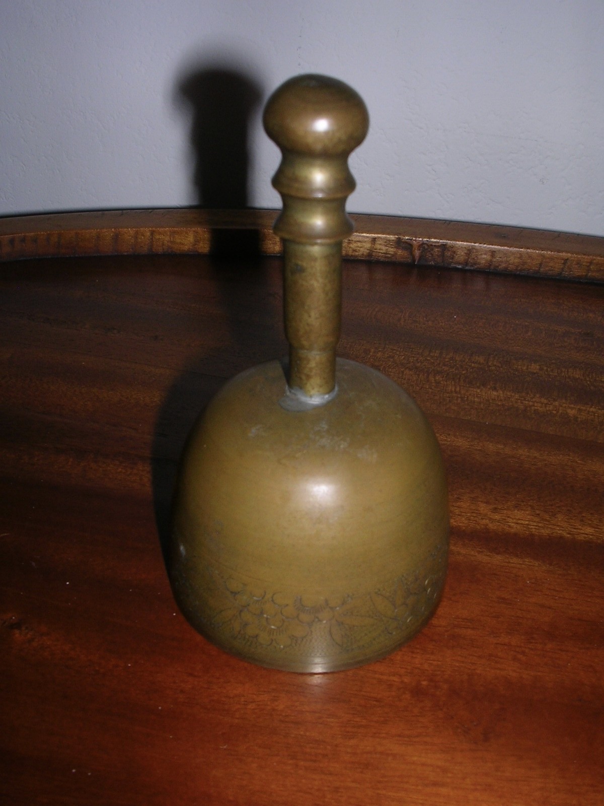 ANTIQUE CHINESE BELL BRASS WITH ENGRAVINGS