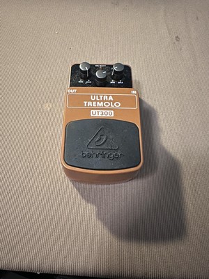 Behringer Ultra Tremolo UT300 Classic Tremolo Effects Pedal