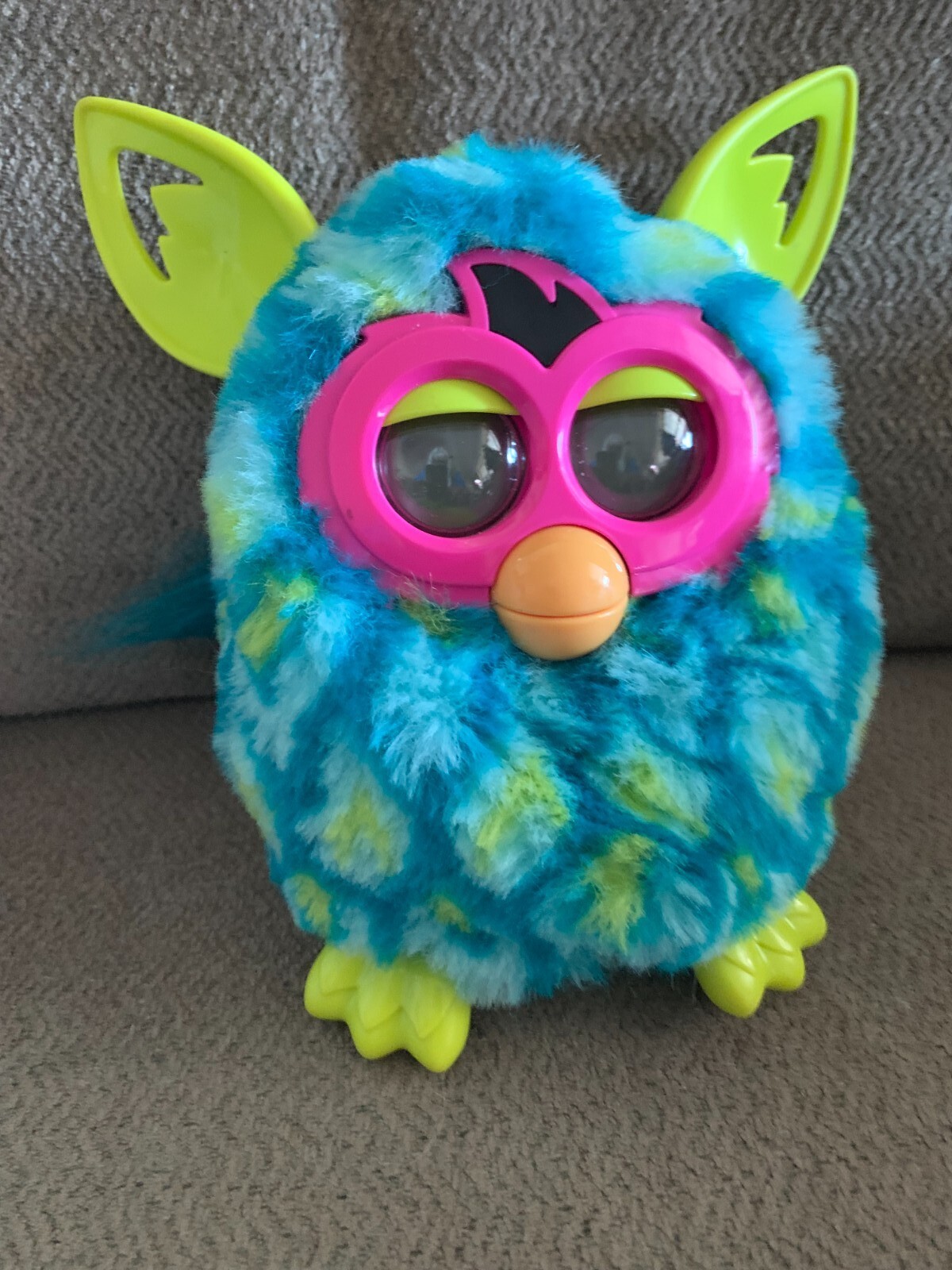 Furby 新品未使用 青色 Hasbro B6084 Furby Connect Toy Figure - Blue for sale online