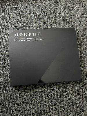 Morphe ~ Empty Mirrored Magnetic Palette ~ Medium  ~ BNIB