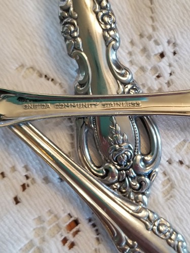 Oneida Community Stainless BRAHMS Casserole Pierced Serving Spoon 2 Gravy Ladles