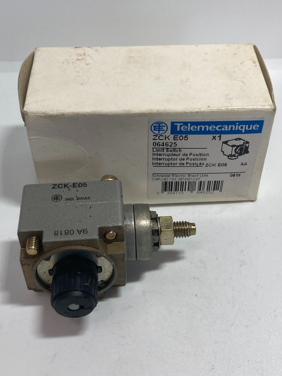 TELEMECANIQUE ZCK-E05 LIMIT SWITCH HEAD W/O LEVER LEFT TELEMECANIQUE ZCK-E05 LIMIT SWITCH HEAD W/O LEVER LEFT