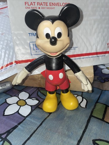 Mickey magazine　レア物 Rare Vintage Disney World Mickey Mouse Articulated Figure