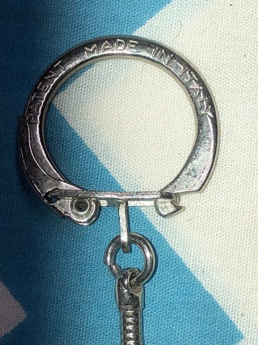 59 60 62 INTERNATIONAL HARVESTER IH SERIES TD-25 250 TRACTOR CRAWLER KEY CHAIN