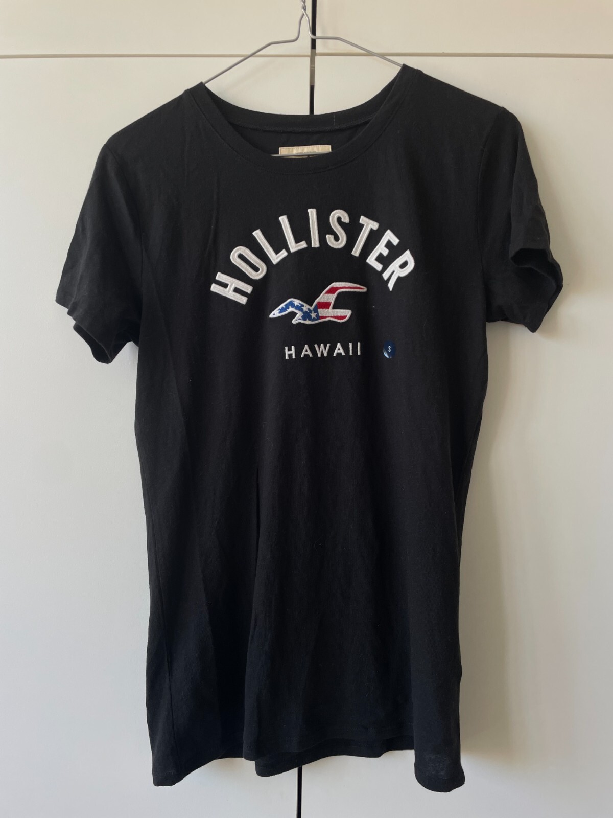 Women Classic Brand New Black Hollister Hawaii Bird T-Shirt American Flag Small