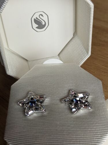 Swarovski Stella stud earrings Mixed cuts Star Blue Rhodium plated 5639188 New | eBay Swarovski Stella stud earrings Mixed cuts Star Blue Rhodium plated 5639188 New | eBay