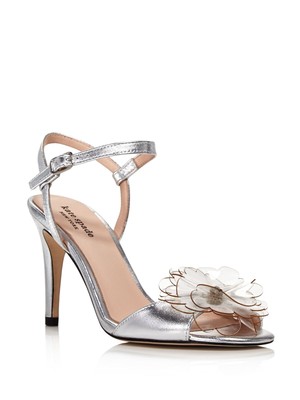 

KATE SPADE NEW YORK Женские кожаные сандалии Giulia Stiletto с серебряным цветком, Серебряный, S8150005