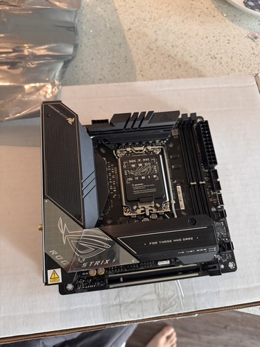 Asus Rog Strix Z690-F Gaming WiFi, LGA 1700 Intel Asus Rog Strix Z690-F Gaming WiFi, LGA 1700 Intel