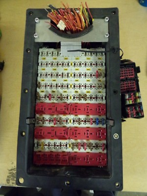 Kenworth P22-1014 Rev A 20668AA Fuse Block box *FREE