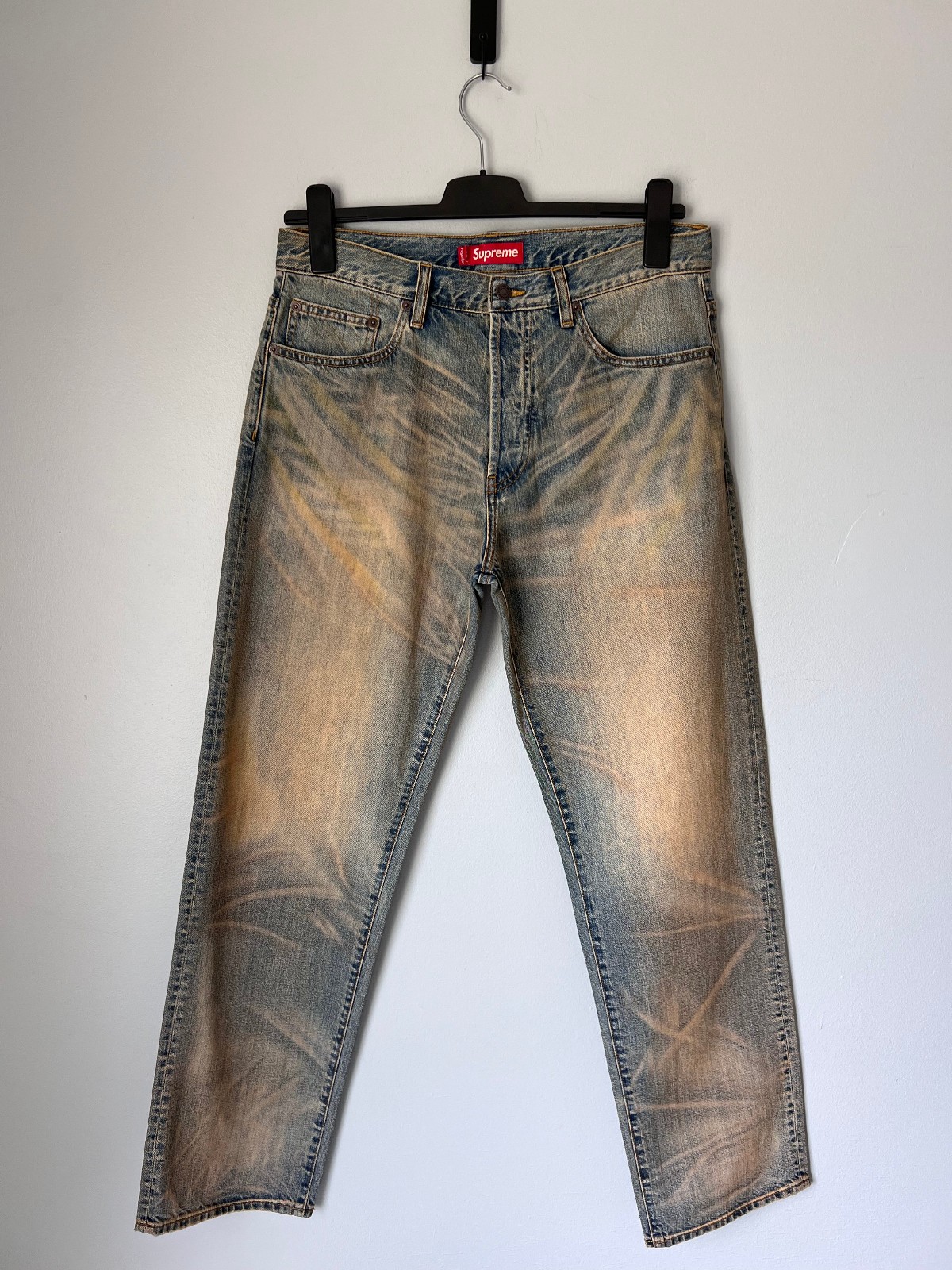 パンツ Supreme Regular Jean Dirty Indigo Supreme Regular Jean (FW25) - $168