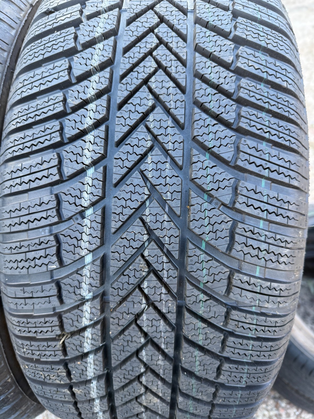 New 255 50 19 Bridgestone, Blizzak LM005, AO, 103T, x1 Tyre (F1_tyres) YD286
