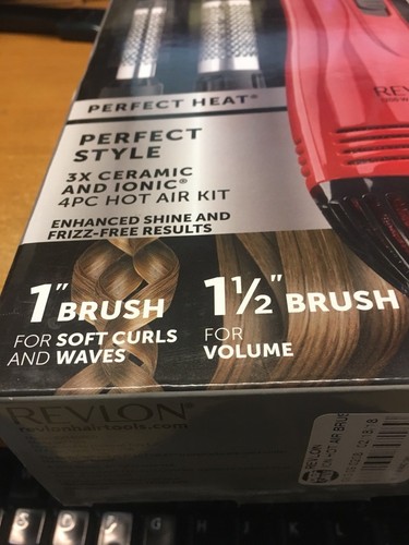 Revlon 2-IN-1 Ceramic And Ionic 4 Piece Hair Kit Brand New
