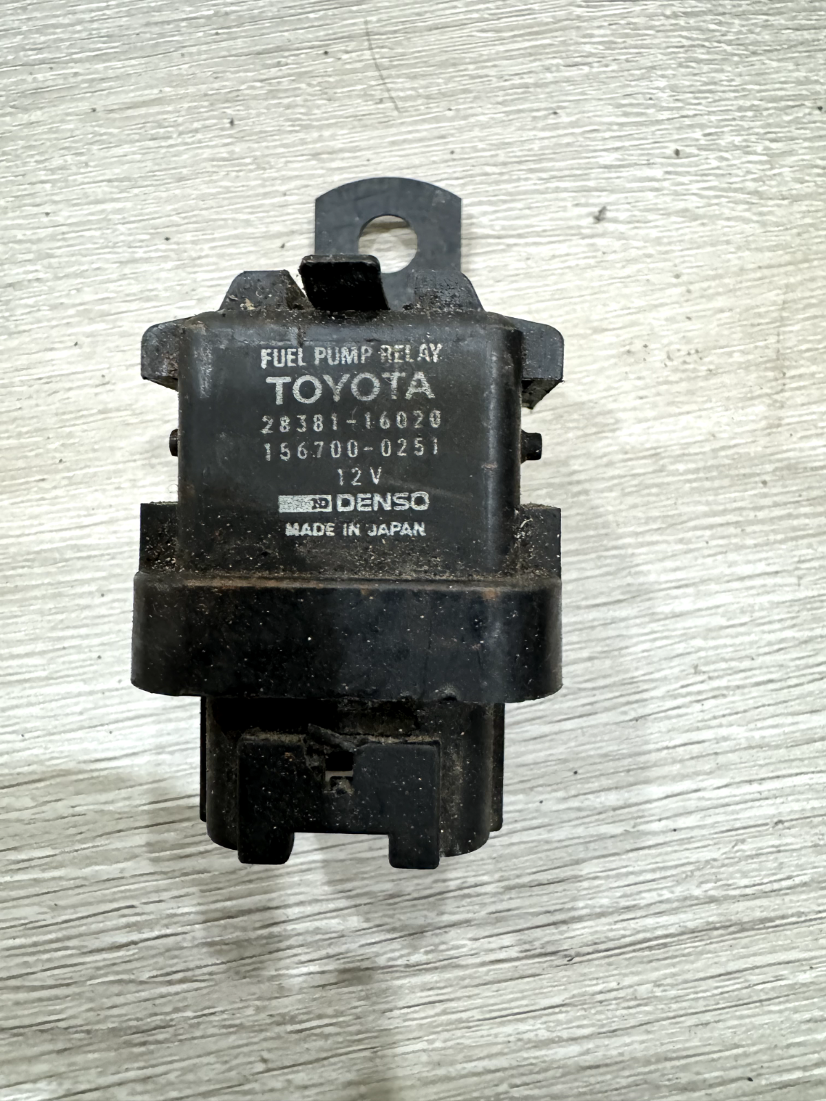 rii② OEM Toyota Fuel Pump Relay MR2 Land Cruiser Previa 28381