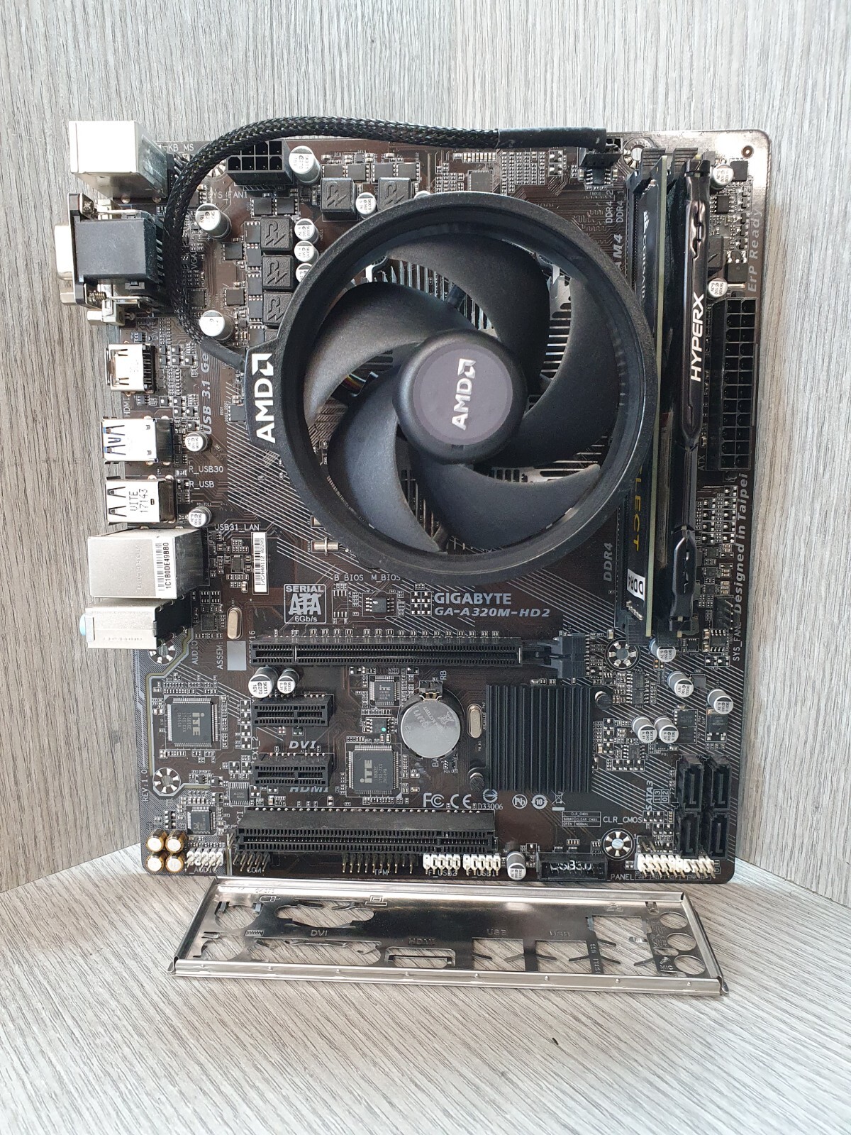 Ryzen 3 2200G A320M-HDV メモリ4GB×2 ビデオカード Ryzen 3 2200G A320M-HDV メモリ4GB×2 ビデオカード