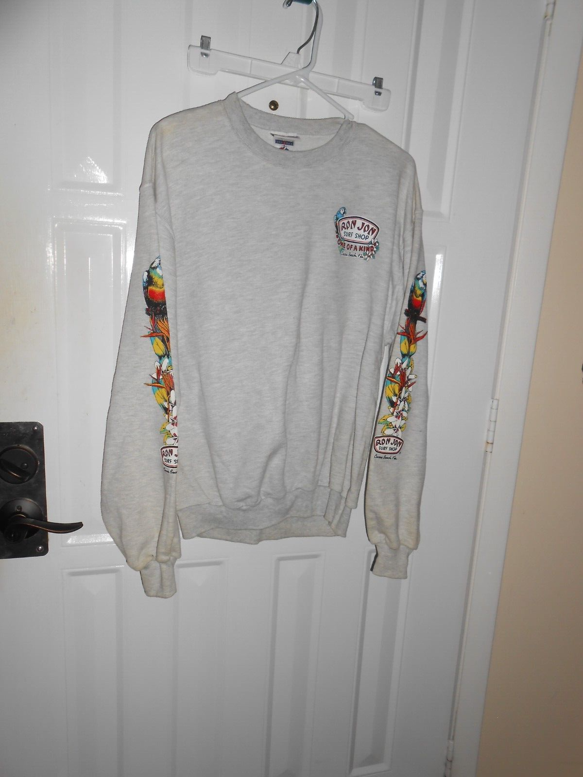 Ron Jon Cocoa Beach Sweatshirt Shirt Pullover Gray Parrot Graphic