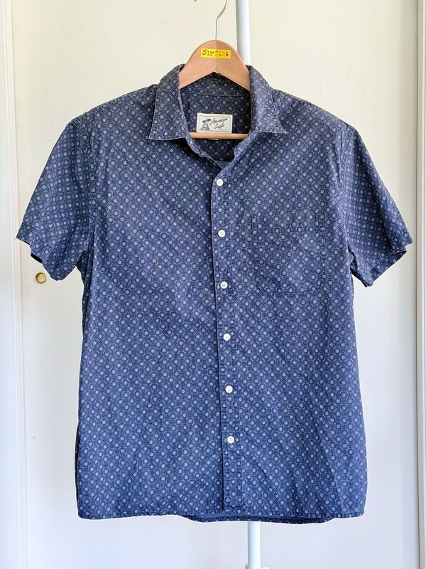 American Eagle Men's Geometric Pattern Short Sleeve Button-Down Shirt