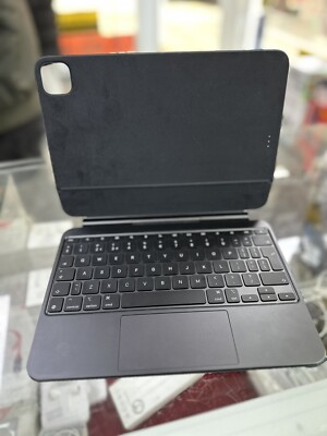 Apple Magic Keyboard iPad Pro 11" M4 UK Region Black Mint Condition Type C Port