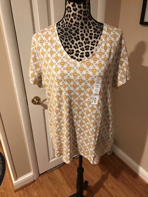 Croft & Barrow Essential T-shirt V-Neck Gold  Floral Medallion Size XXL New