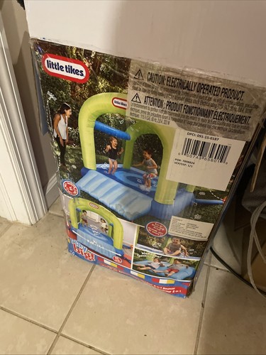 Little Tikes Splash N Spray Inflatable Bounce House New In