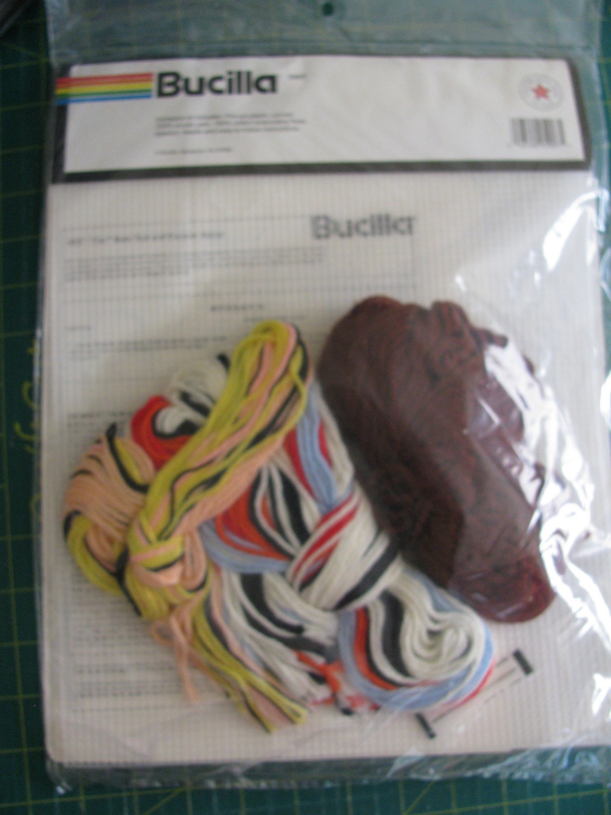 Vintage Bucilla Plastic Canvas 5907 Chef Note Pad & Coupon Holder Kit