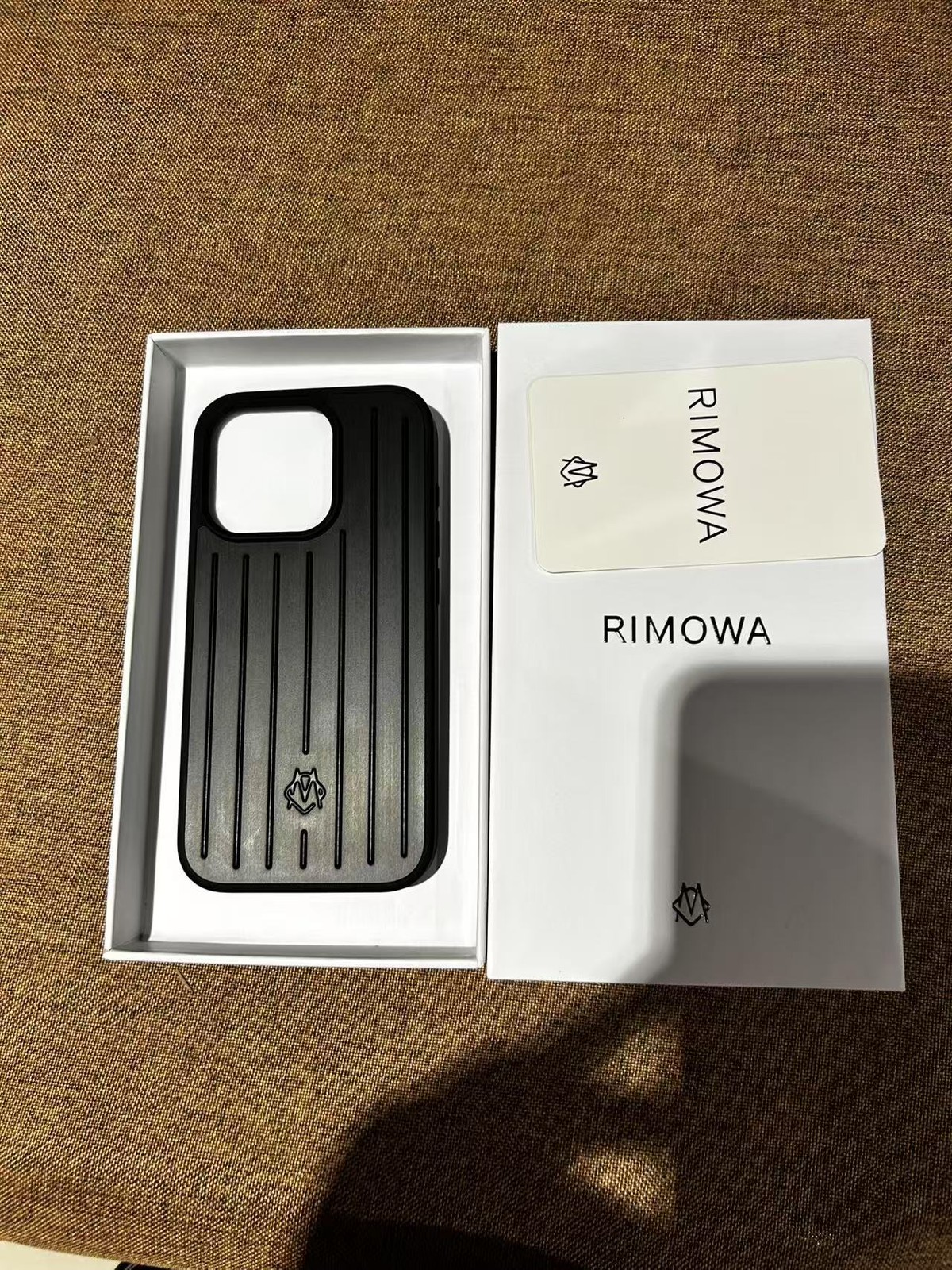 RIMOWA iPhone15Pro用 ALU CASE MATTE BLACK GENUINE RIMOWA BLK iPhone 15 Pro Case - Premium Aluminum