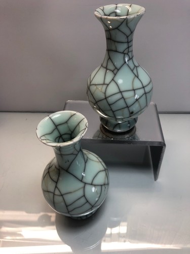 Antique Very Fine Chinese Porcelain Vase with Crackle Monochrome Design Celadon