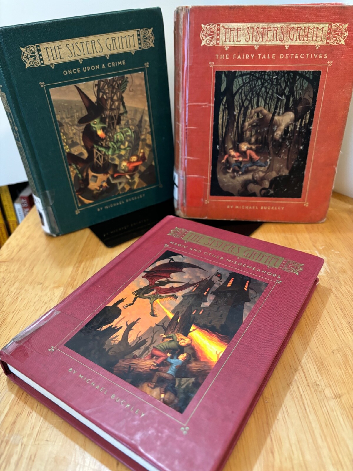 The Sisters Grimm 人気ファンタジー洋書　正規品9冊 9 Books: Sisters Grimm Set - Fairy Tale Detectives, Unusual