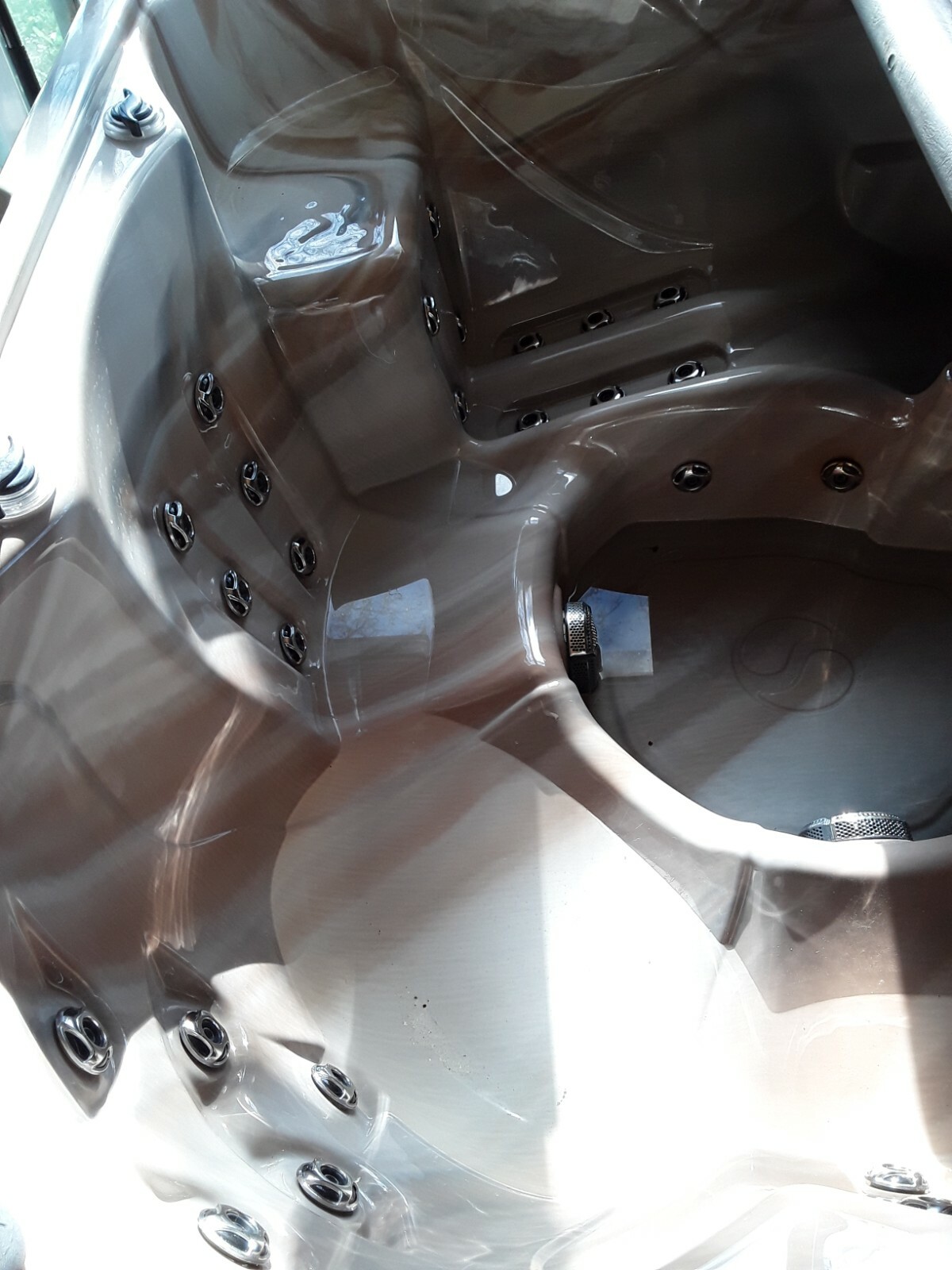 4 seater and lounger hot tub