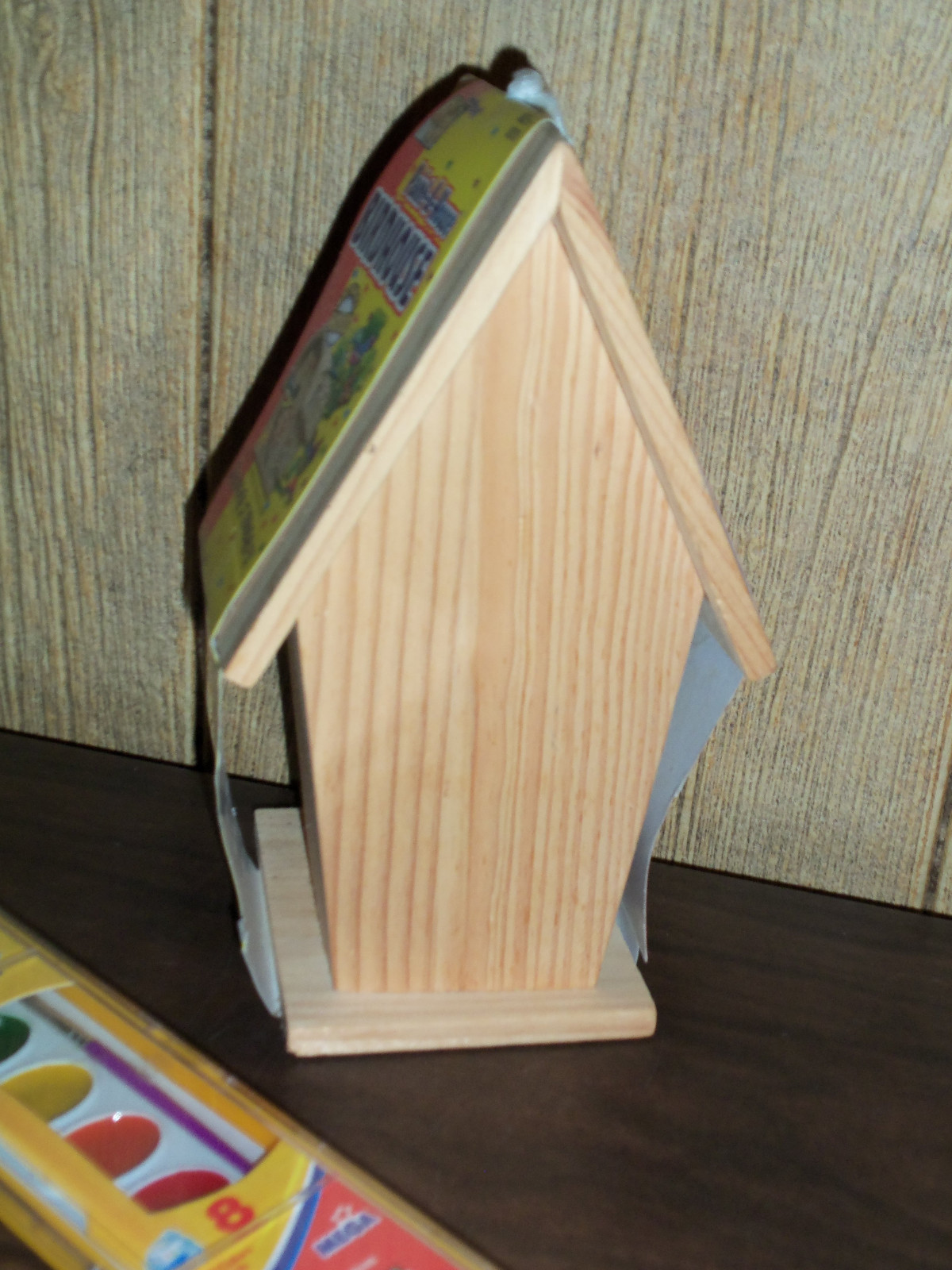 NATURAL WOOD BIRDHOUSE - 