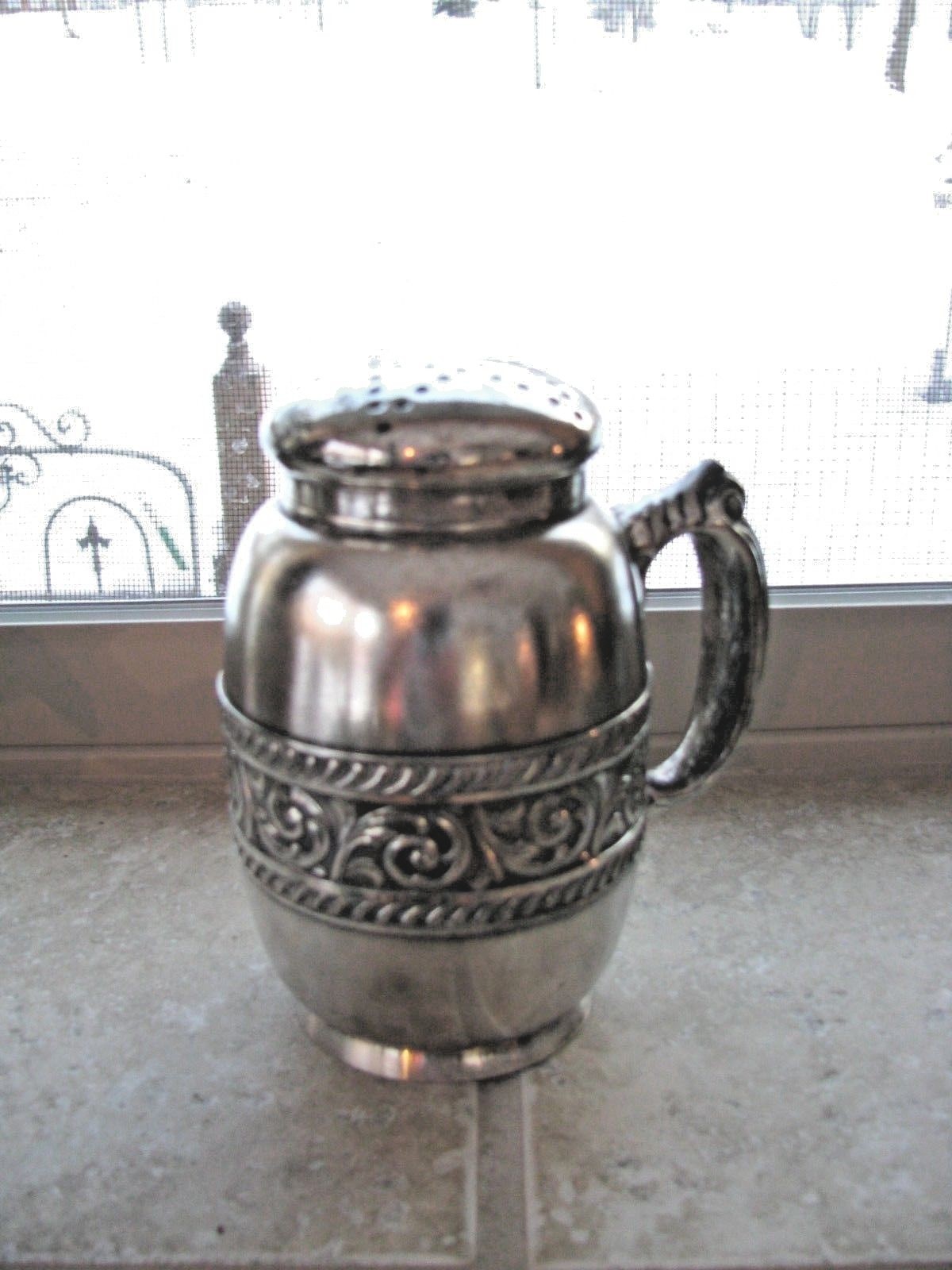 ANTIQUE SUGAR SHAKER-ROCKFORD SILVER P. CO.-QUADRUPLE- STAR PATTERN LID-AWESOME