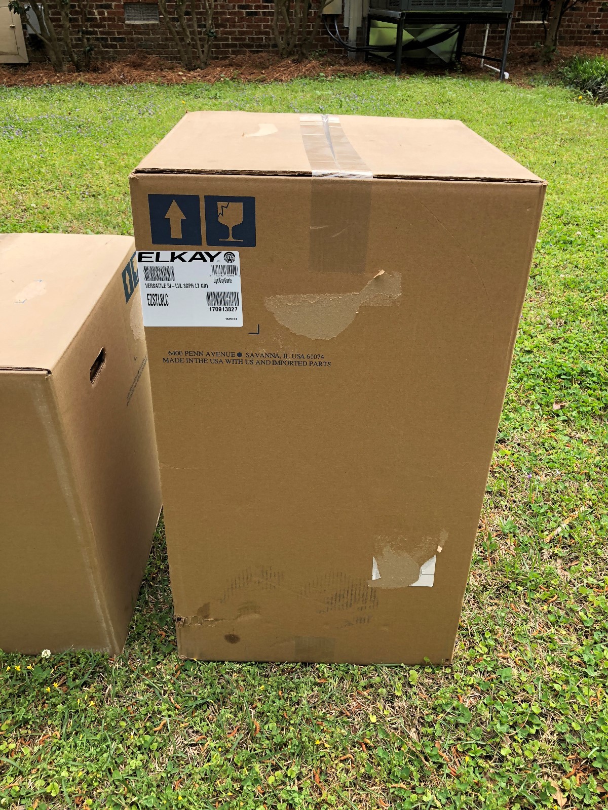 ELKAY BI-LEVEL ADA WALL MOUNT BARRIER FREE REFRIGERATED DRINKING WATER FOUNTAIN