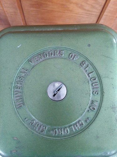 Vintage Chloro King Universal Vending Peanut Machine Aluminum Mid Century