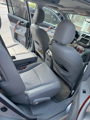 image 4 of interior