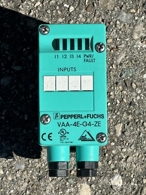 PEPPERL + FUCHS  VAA-4E-G4-ZE  Interface Sensor Module  Rack Mount Clean
