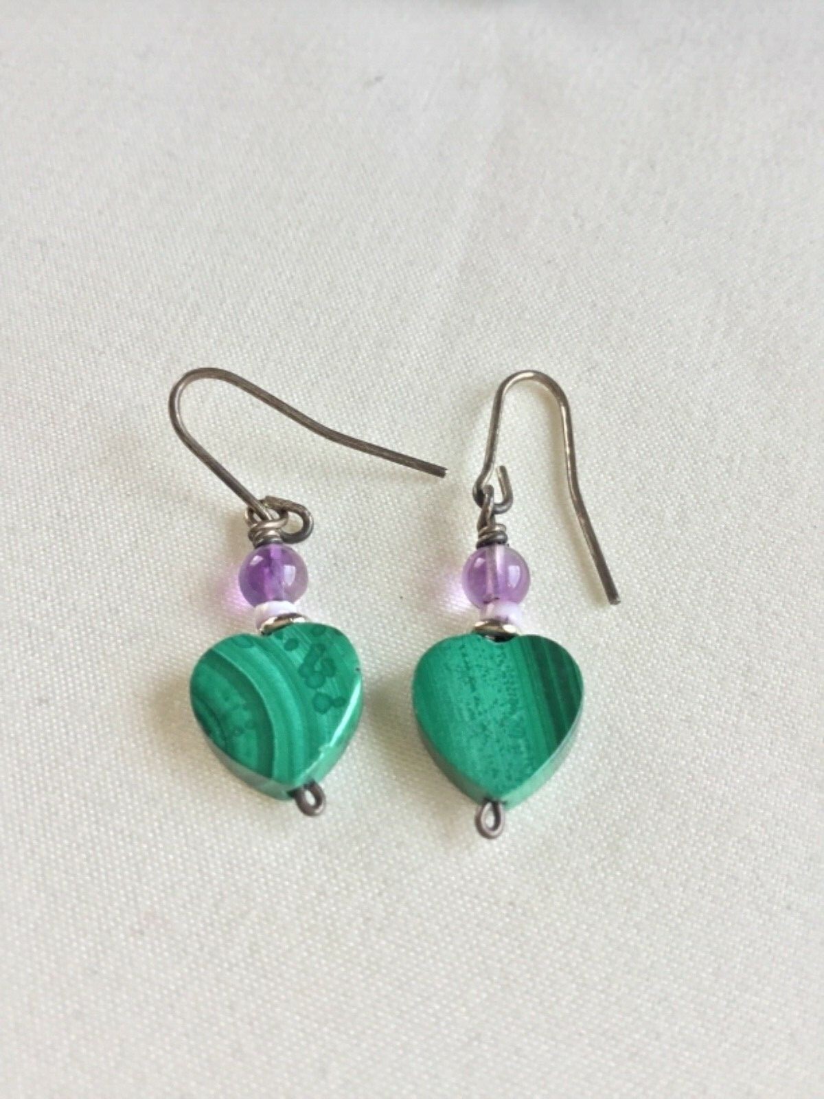 Vintage Heart Shaped Malachite Beaded Stone Dangle Earrings Pierced Ears